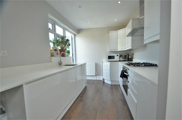 Dawlish Court, Daws Lane